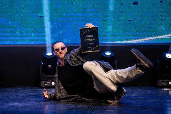 Med nominiranci je bil tudi energični plesalec in vsetranski umetnik Žigan Krajnčan, ki je lani predstavil svoj prvenec Fusion Reactor.