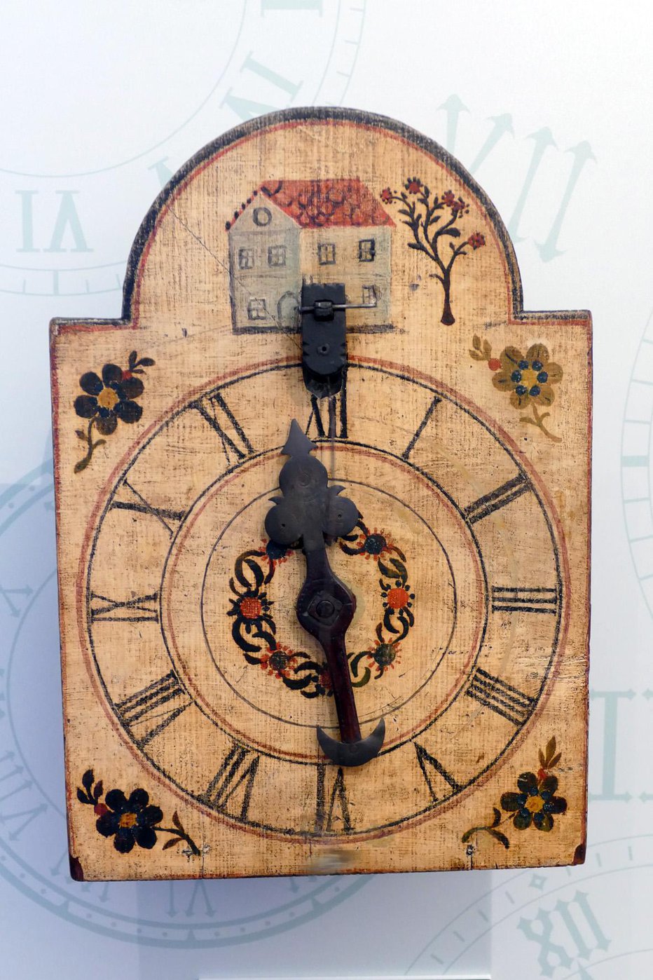 Fotografija: Stenska ura iz 18. stoletja