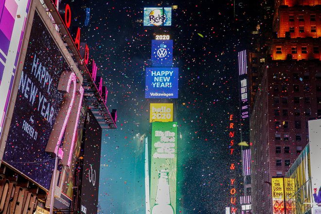 Tradicionalno slavje na Times Square v New Yorku. FOTO: Reuters