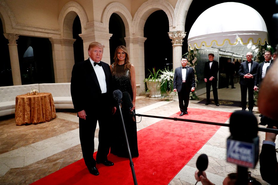 Fotografija: Donald in Melania Trump sta vse od predsedniških volitev glavna tema v vseh rubrikah. FOTO: Reuters