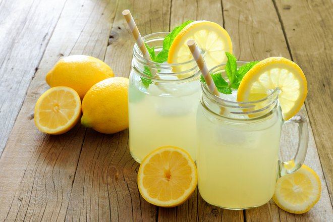Super način za vzdrževanje vitkosti je redno uživanje limonade.