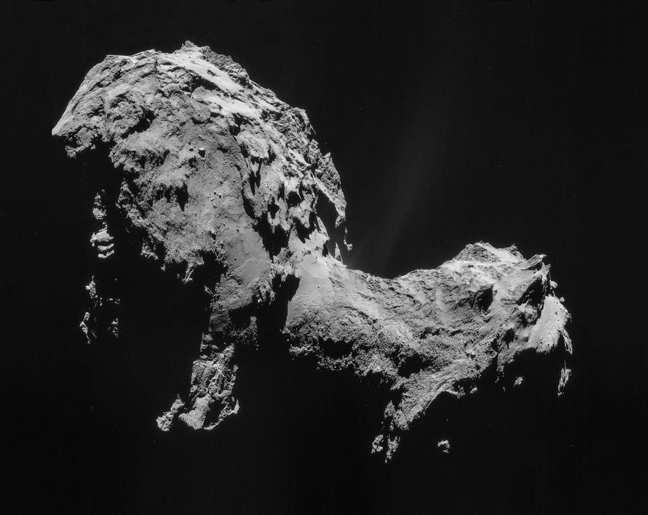 Fotografija: Komet Čurjumov-Gerasimenko je raziskovala vesoljska sonda Rosetta, ki jo je leta 2004 tja poslala Evropska vesoljska agencija. FOTO: ESA