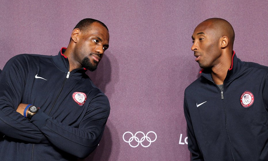Fotografija: LeBron James in Kobe Bryant sta skupaj za ameriško reprezentanco zaigrala na olimpijskih igrah leta 2012. FOTO: Reuters