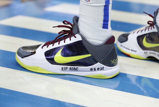 Lukov poklon Kobeju na športnih copatih. FOTO: Usa Today Sports, Reuters