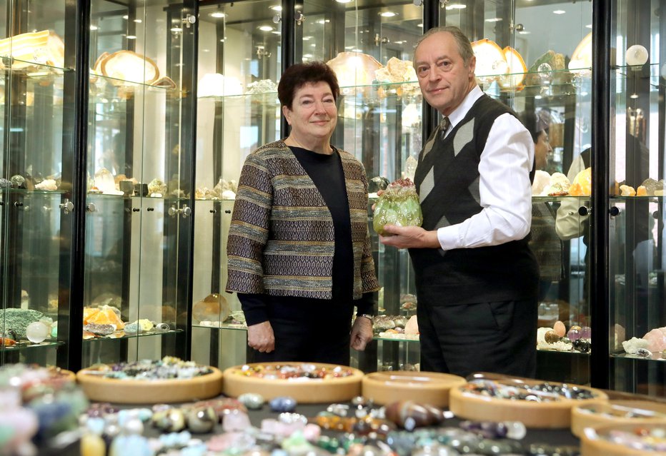 Fotografija: Dana in Vili Rakovc sta že 38 let strastna zbiratelja in poznavalca kristalov. Foto: Dejan Javornik
