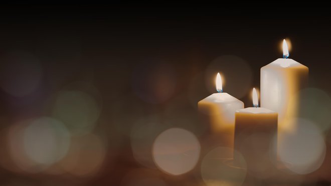Ime svečnica izhaja iz tradicionalnega blagoslavljanja sveč po cerkvah.