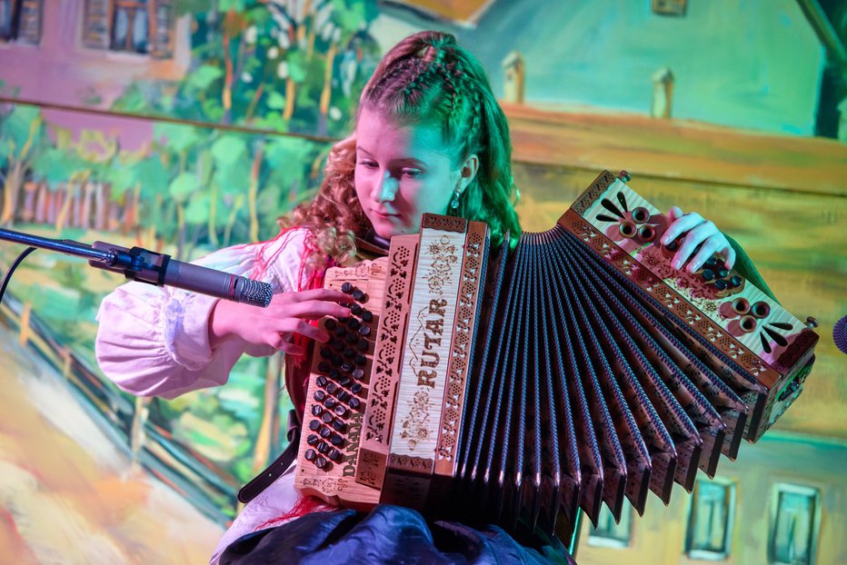 Fotografija: Vrhunska virtuozinja na harmoniki Danaja Grebenc je pripravila prvi samostojni koncert. FOTO: Osebni arhiv
