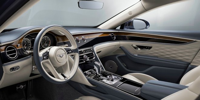 Bentley prisega na mešanico luksuza in sodobne tehnologije. FOTO: Bentley