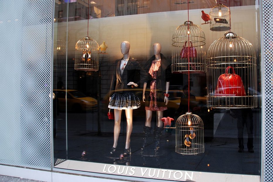 Fotografija: Izložbeno okno pri Louisu Vuittonu FOTO: PINTEREST