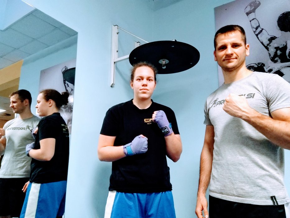 Fotografija: Ema Kozin in Andrej Baković bosta pojutrišnjem boksala na isti prireditvi v Nemčiji. FOTO: Miha Šimnovec