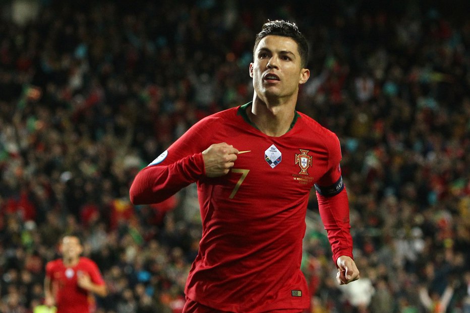 Fotografija: Cristiano Ronaldo je številne klubske lovorike nadgradil leta 2016, ko je v majici Portugalske pokoril celotno Evropo. FOTO: Reuters