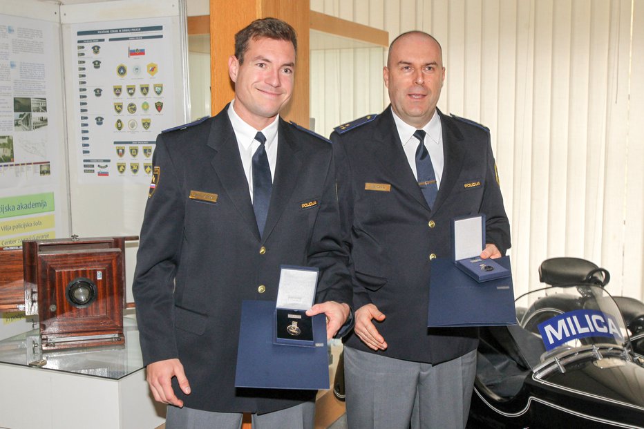 Fotografija: S kolegom Zagorcem sta prejela medaljo za hrabrost. FOTO: MARKO FEIST