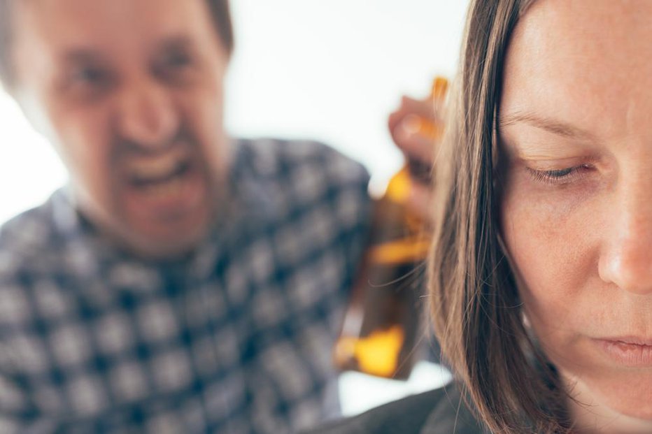 Fotografija: Sin je alkoholik kot njegov oče. FOTO: Shutterstock