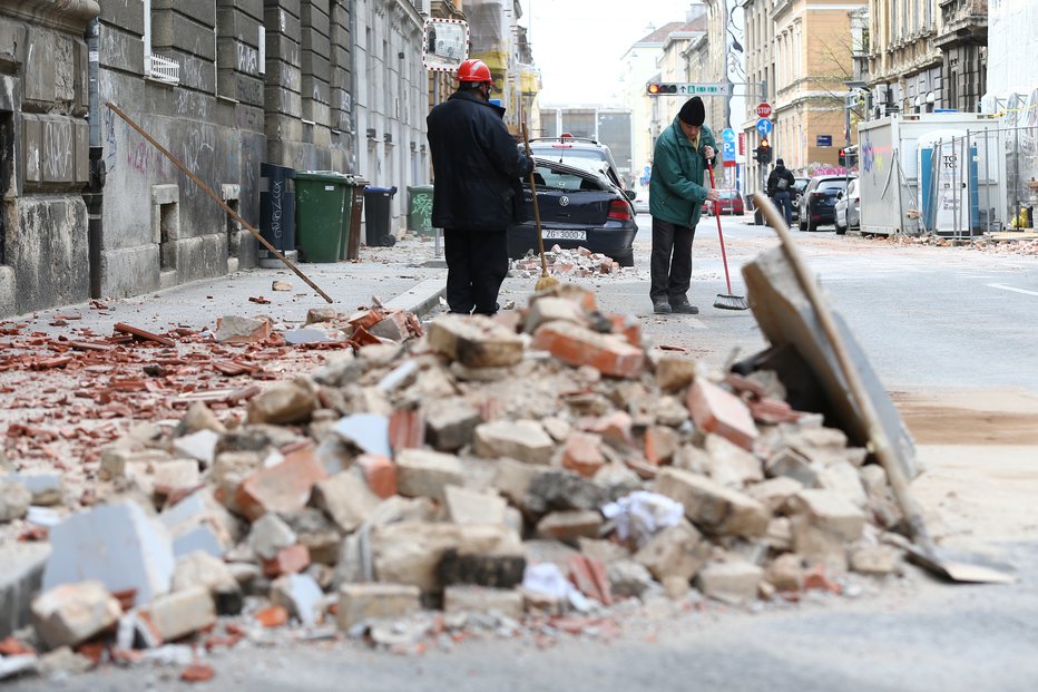 Fotografija: V Zagrebu danes vladajo izredne razmere. FOTO: Reuters