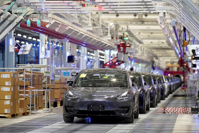 Teslin model 3 je bil lani najbolje prodajani električni avto v Evropi. FOTO: Reuters