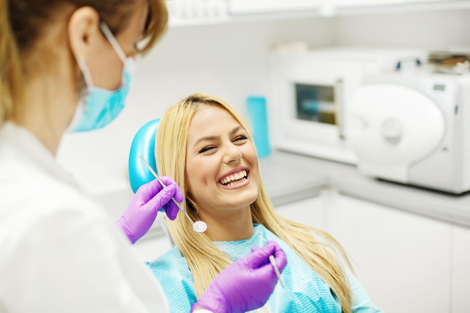 Fotografija: Z rednimi obiski pri zobozdravniku bomo ohranjali zobe zdrave. FOTO: Guliver/Getty Images