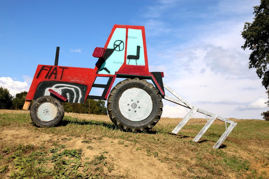Fotografija: Priključek na traktorju ni bil pravlno označen (simbolična fotografija). FOTO: Ludvik Kramberger