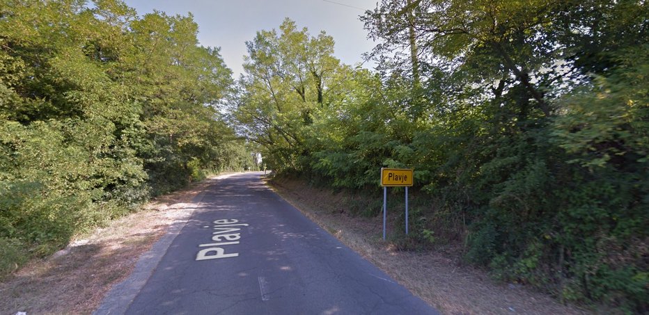 Fotografija: Čeprav je nekdanji mejni prehod Plavje zaprt, to Italijana ni ustavilo. FOTO: Google Maps
