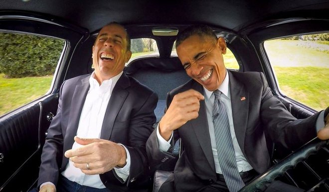 Vožnja oz. kava z Barackom je bila nadvse zabavna. FOTO: Netflix