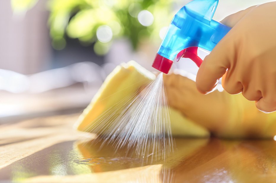 Fotografija: Naravna čistila so prav tako učinkovita kot tista s polic v trgovini. FOTO: Thinkstock
