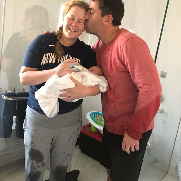 Fotografija: Amy in Chrisa je lani razveselil sinček, a sta mu nadela precej ponesrečeni imeni. FOTO: Instagram