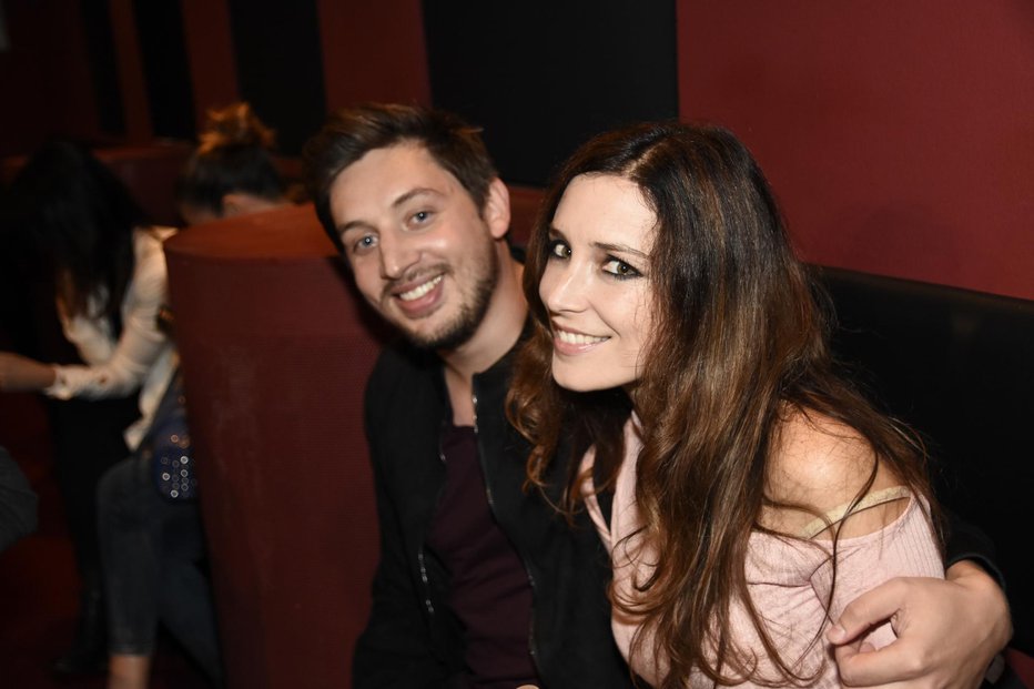 Fotografija: Tin Vodopivec in pevka Urška Majdič sta se oktobra lani razveselila prvorojenca Krisa Maja, kar je stand up komik seveda izpostavil v novem šovu.