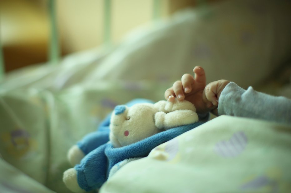 Fotografija: Bolnišnico v Bergamu je minuli mesec obiskalo več kot 20 odstotkov otrok s hudimi žilnimi vnetji, kar je šestkrat več kot pred letom dni. FOTO: Jure Eržen, Delo