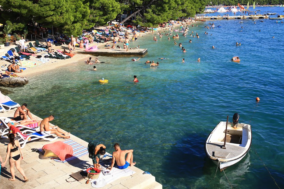 Fotografija: Takšne gneče ob hrvaški obali letos zagotvo ne bo. FOTO: Tomi Lombar