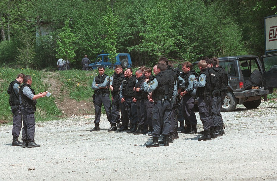 Fotografija: Morilca iz Belih Vod je iskalo na stotine policistov. FOTO: IGOR MALI
