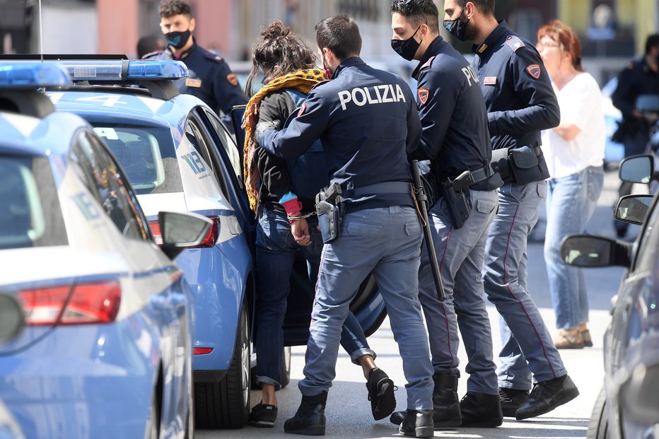 Fotografija: Italijanska policija.  FOTO: Daniele Mascolo Reuters