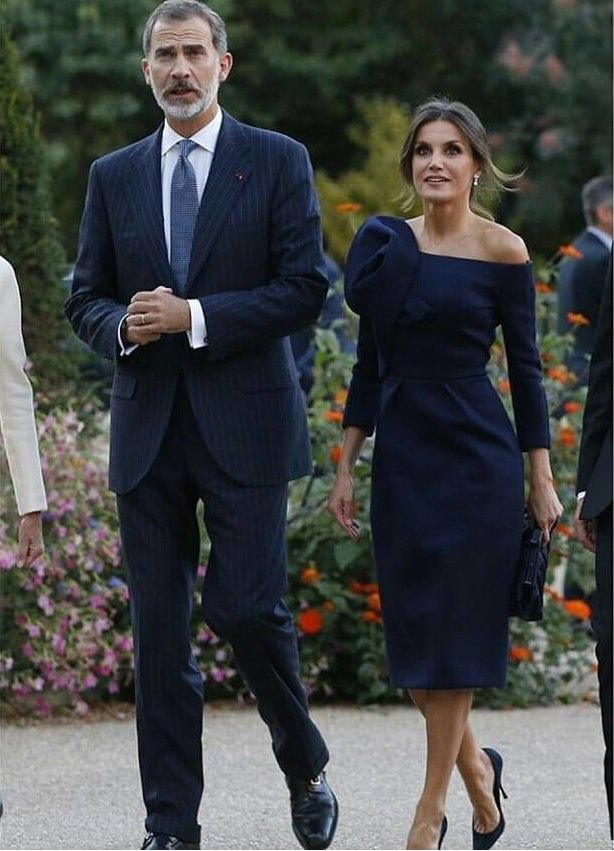Španski kralj Felipe in njegova žena sta se distancirala od Juana Carlosa.