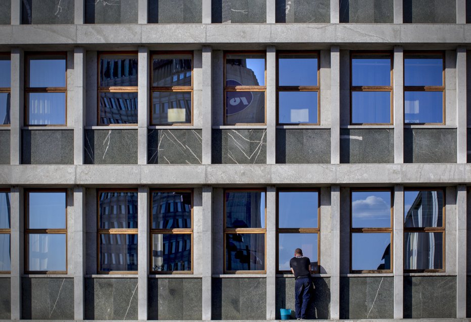 Fotografija: Državni zbor, 7. aprila 2014. Parlament, državni zbor, okna.[avtor:Vogel Voranc] FOTO: Voranc Vogel/delo Vogel Voranc