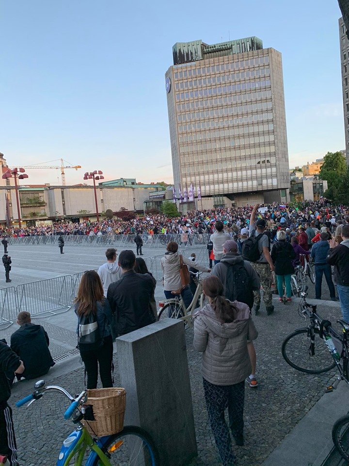 Fotografija: Protest v Ljubljani 8. maja. FOTO: Bralec Miha