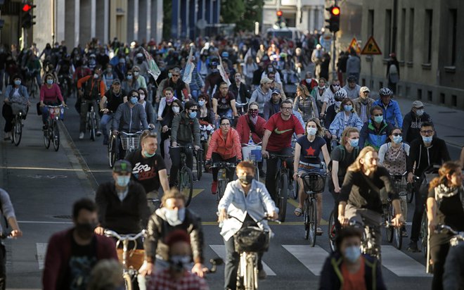 Protivladni kolesarski protesti v Ljubljani 8. maja. FOTO: Blaž Samec