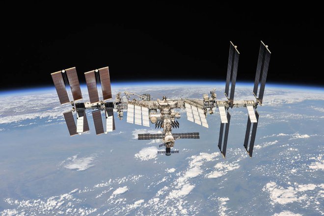 Je vesoljska postaja zvezdnikovo naslednje snemalno prizorišče? FOTO: Twitter