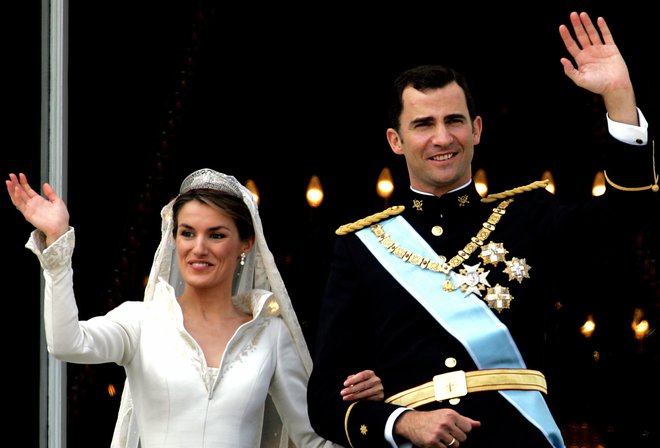 Noseča nevesta<br />
Ko sta se leta 2004 poročila španski princ Felipe in novinarka Letizia Oritz, je bila njuna prva hčerka Leonor že na poti. foto Profimedia, Reuters