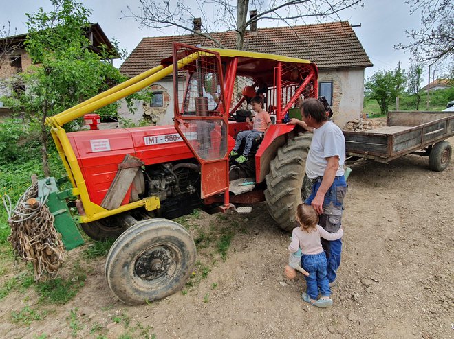 Ko bo novejši traktor pri hiši, bo lažje.