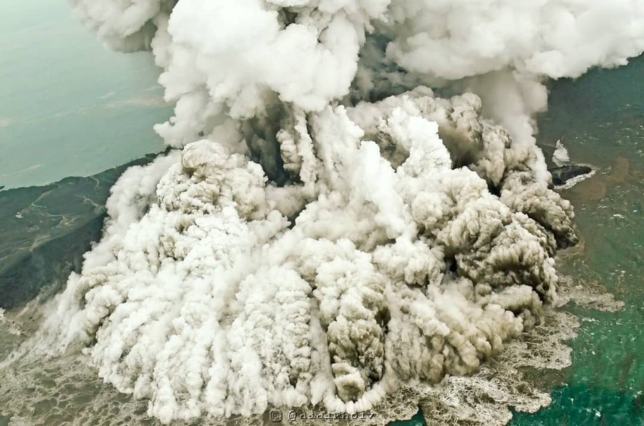 Fotografija: Anak Krakatoa. FOTO: Reuters