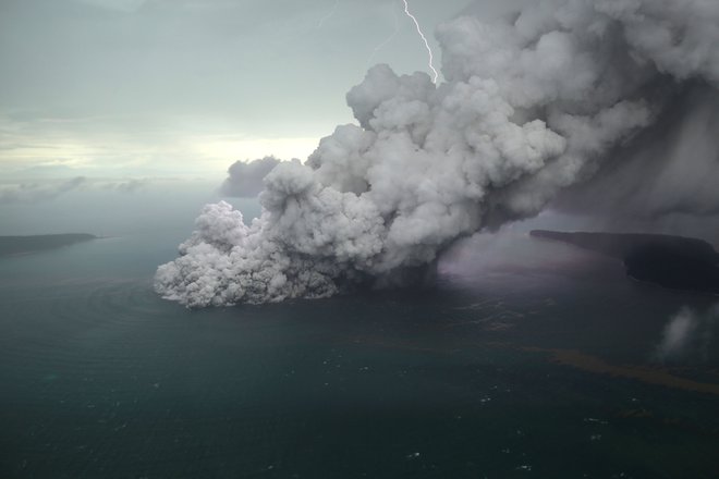 Anak Krakatoa. FOTO: Reuters