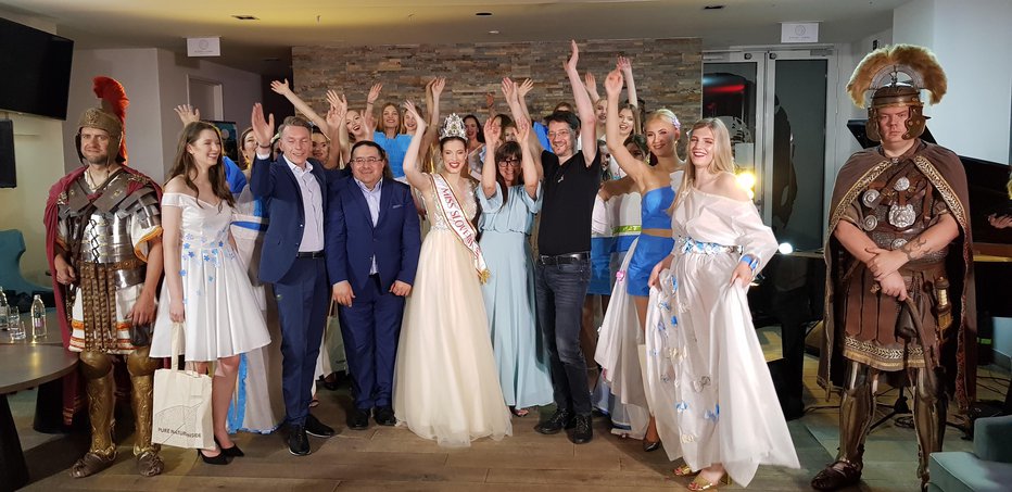 Fotografija: Finalistke za izbor Miss Slovenije 2020. FOTO: A. J.