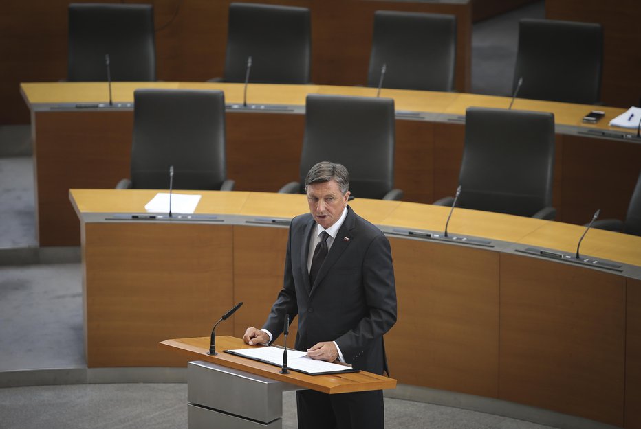 Fotografija: Borut Pahor v parlamentu. FOTO: Jože Suhadolnik