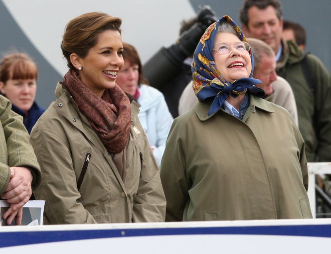 Princesa Haja in njen mož sta si z britansko kraljico večkrat ogledala konjske dirke. FOTO: Chris Jackson/getty Images
