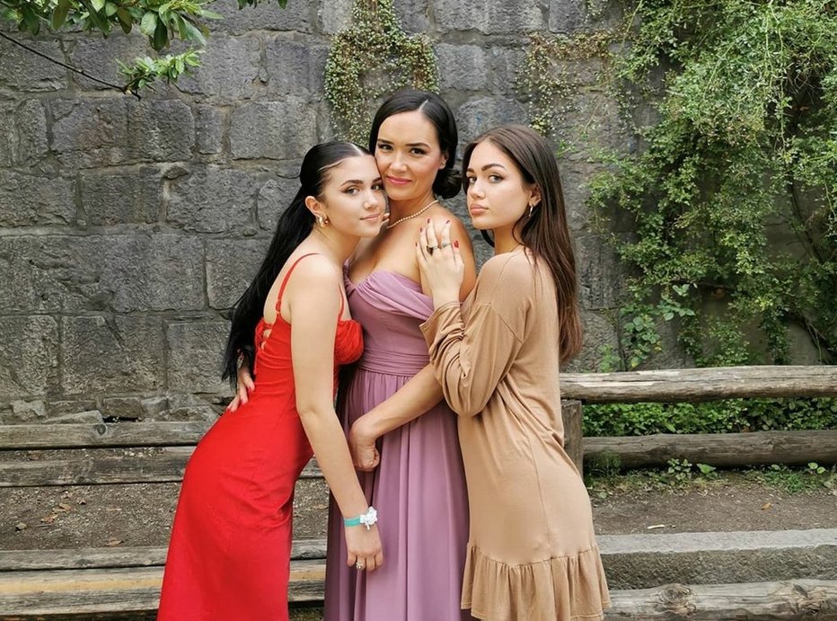 Fotografija: S hčerkama Aniko in Alino, ki odraščata v pravi lepotici.
