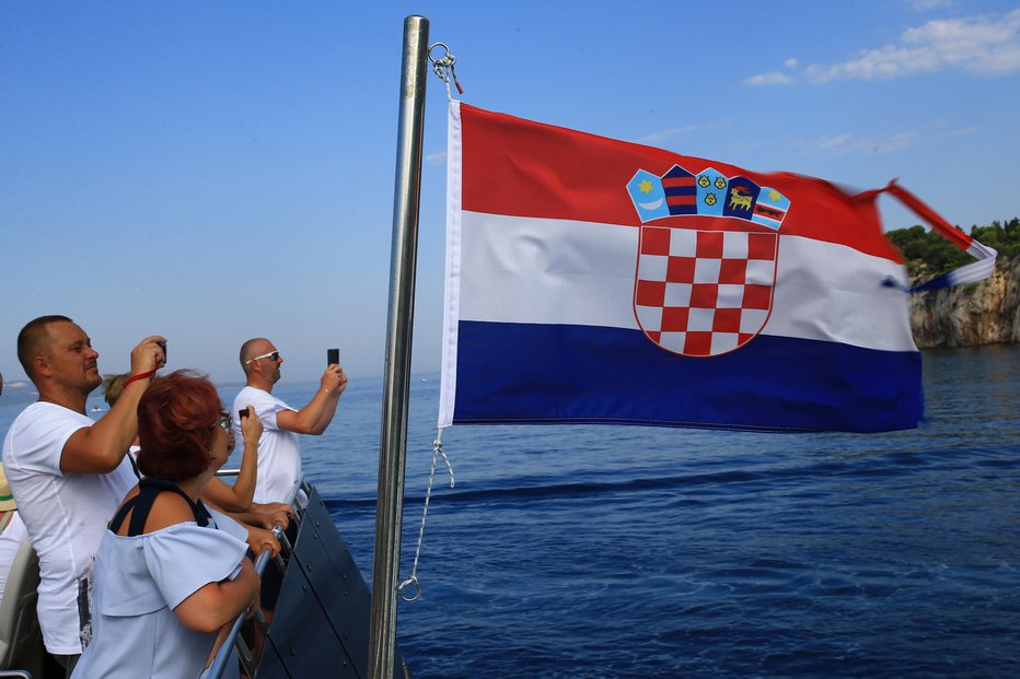 Fotografija: Za zdaj je Hrvaška še na seznamu varnih držav. FOTO: Tomi Lombar, Delo