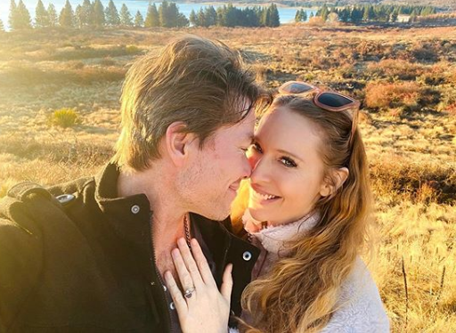 Fotografija: Savina Atai in Garrett sta se odpravila na medene tedne, ki bodo zaradi številnih obveznosti, ki jih ima Slovenka, trajali le štiri dni. FOTO: Instagram, posnetek zaslona