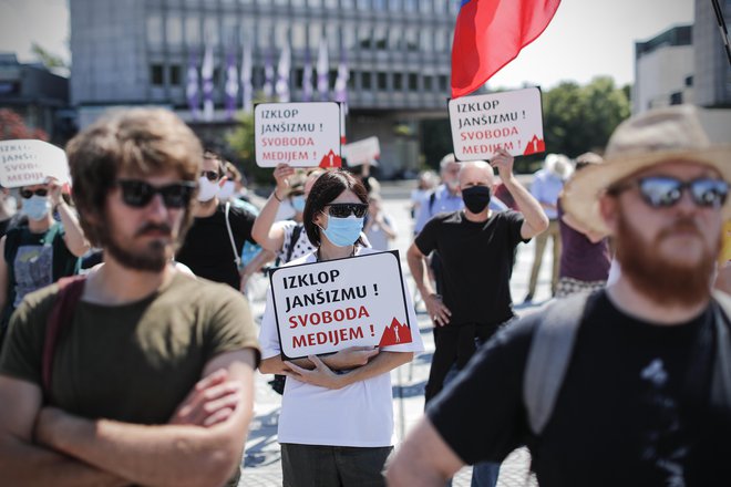 Protest proti novemu zakonu o medijih v Ljubljani. FOTO: Uroš Hočevar