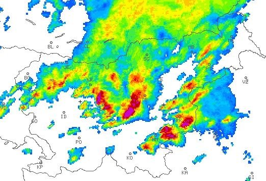 Radarska slika padavin ob 4. uri. FOTO: Arso