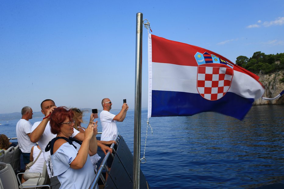 Fotografija: Turisti bodo z uvedbo evra na Hrvaškem na boljšem. FOTO: Tomi Lombar, Delo