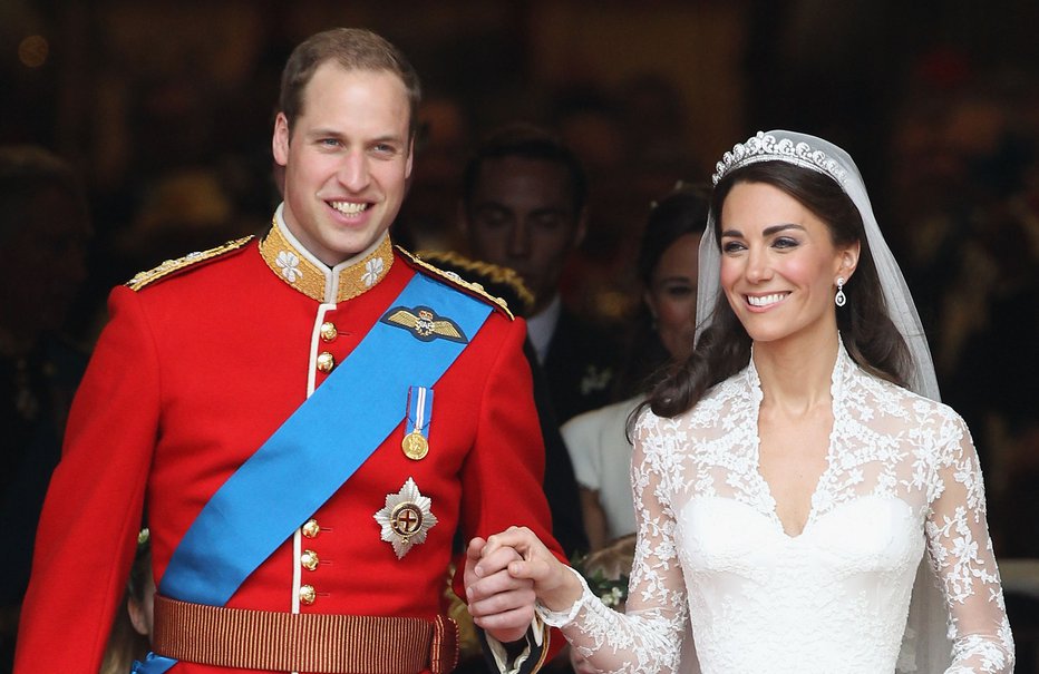 Fotografija: Tiaro, ki jo je nosila Kate, je kraljica dobila za 18. rojstni dan. FOTO: Chris Jackson/Getty Images