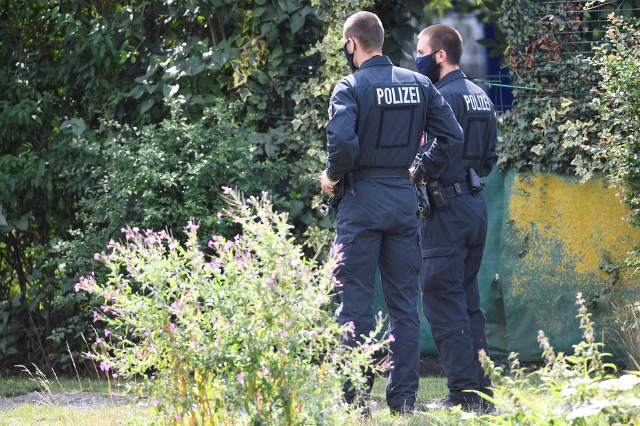 Fotografija: Policisti v Hannovru. FOTO: Fabian Bimmer Reuters